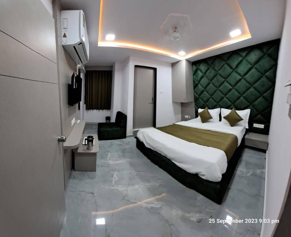 Hotel Kingdom Гандинагар Экстерьер фото
