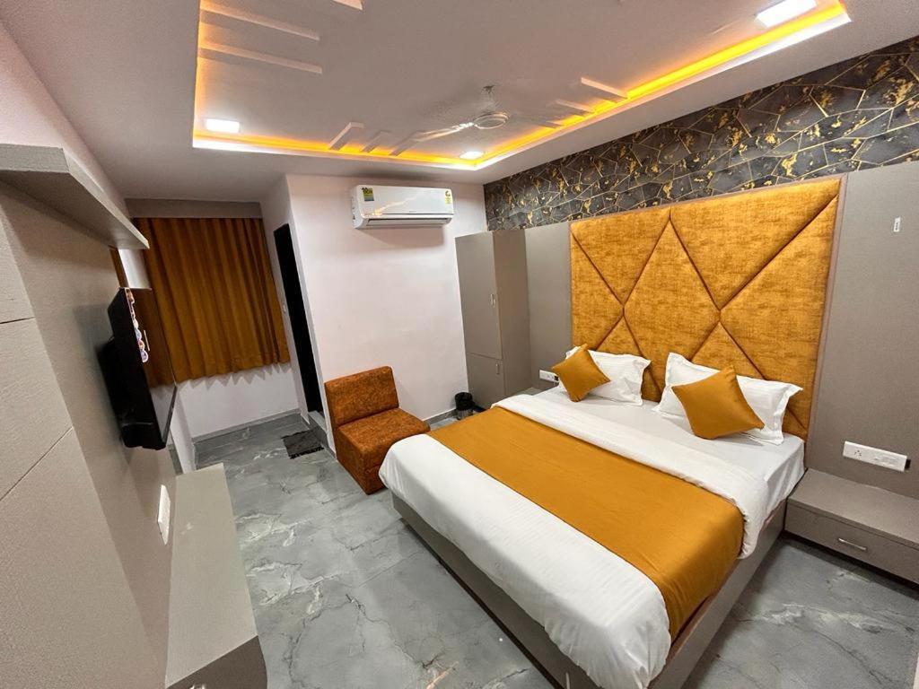 Hotel Kingdom Гандинагар Экстерьер фото